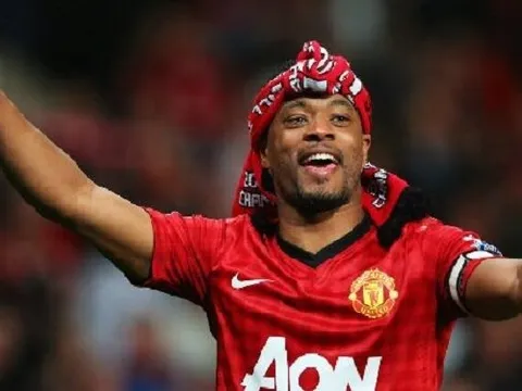 Patrice Evra cười cợt Man City về thành tích ở C1