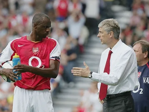 Huyền thoại Arsenal thuật lại đoạn hội thoại ý nghĩa với Wenger sau khi bị sa thải