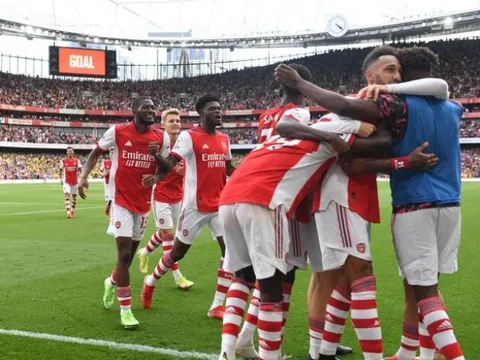 Paul Merson cười nhạo về mục tiêu của Odegaard