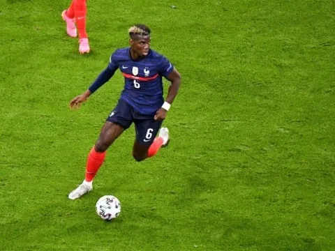 Paul Pogba hé lộ nguyên nhân chơi tốt ở tuyển hơn ở Man Utd