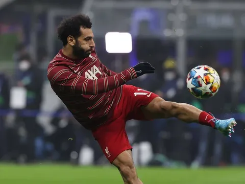 Paul Robinson tin rằng Liverpool có thể bán Salah cho Barcelona