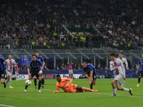 Người thắng kẻ thua sau trận Inter 1-0 Barca