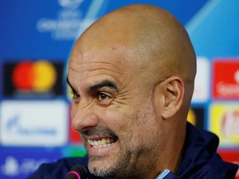 "Pep Guardiola đã đá vào mông chúng tôi"