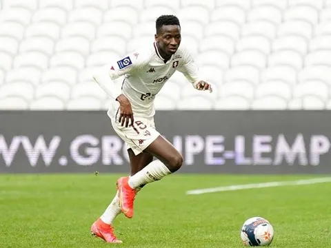 Nguồn tin cậy xác nhận cơ hội mua Sarr của M.U