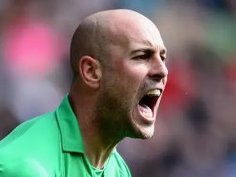 "Pepe Reina đã muốn giết tôi!"