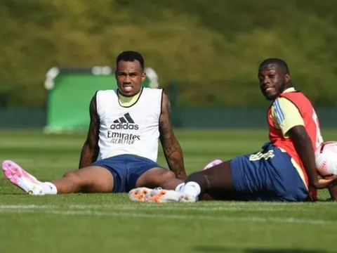 Pepe tường thuật tình tiết đưa "hòn đá tảng" đến Arsenal