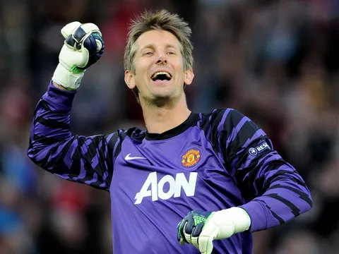 Petr Cech trở lại đội hình Chelsea: Nhìn lại 10 cầu thủ lớn tuổi nhất Premier League