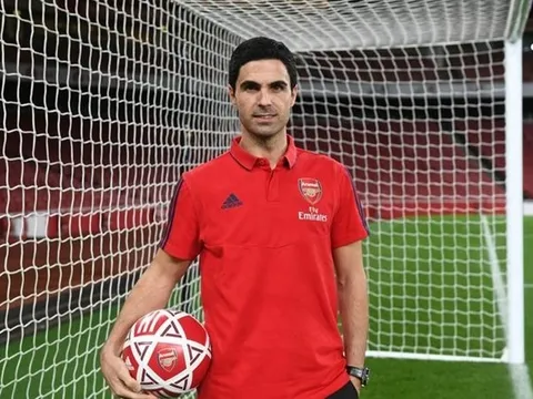 "Phải thêm 10 người mới cứu được Arsenal"