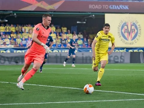 Phản ứng của CĐV Arsenal khi Bernd Leno tuyên bố ở lại