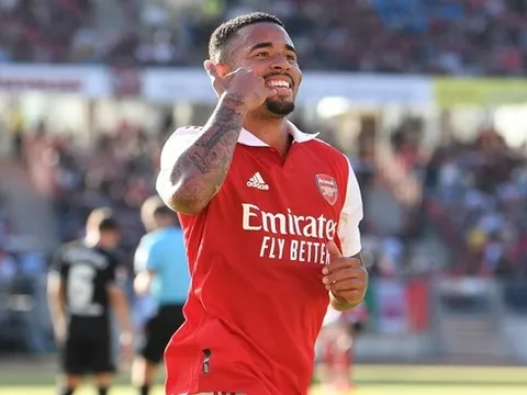 Phản ứng của Gabriel Jesus sau khi lập cú đúp cho Arsenal