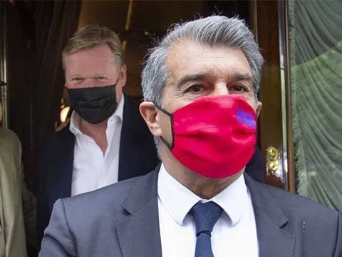 Phản ứng của Laporta khi Koeman công khai chống đối