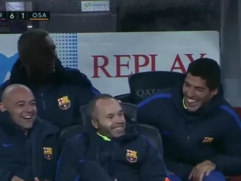 Phản ứng của Luis Suarez khi Mascherano ghi bàn thắng duy nhất cho Barca