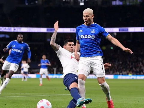 Phản ứng của Richarlison khi trở thành đồng đội với 'kẻ chặt chém' Romero