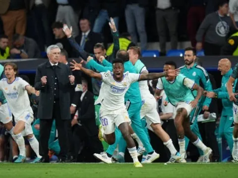 Phản ứng kinh điển của Ancelotti với bàn thắng thứ 2 của Rodrygo