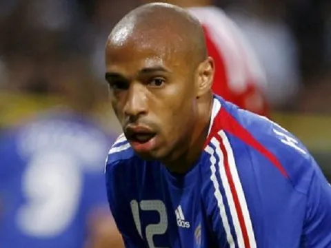 Pháp 2008 và những ứng viên vô địch EURO bị loại từ vòng bảng