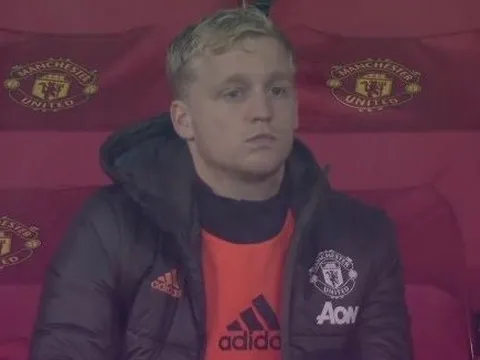 Phát biểu gây tranh cãi về Van de Beek, huyền thoại M.U đăng đàn giải thích