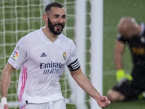 Phát kiến của Jurgen Klopp đối đầu thách thức mang tên Benzema
