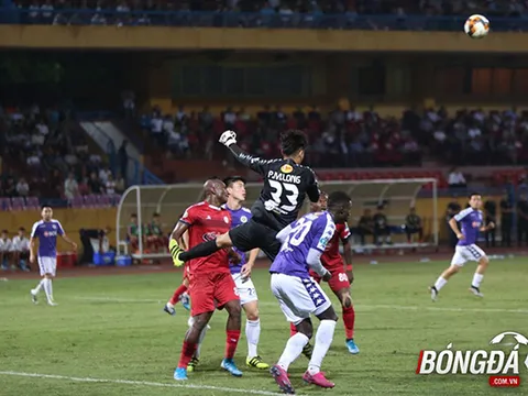 Phí Minh Long "tả xung hữu đột" trong ngày Hà Nội quật ngã Á quân V-League