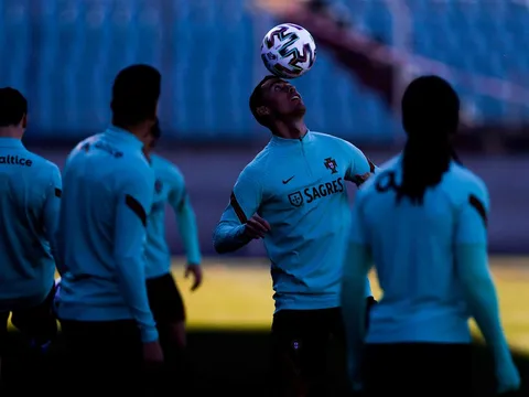 Phô diễn kỹ thuật, Ronaldo quyết làm lại từ đầu