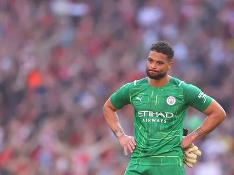 Phòng thay đồ Man City phản ứng thế nào với sai lầm của Zack Steffen?