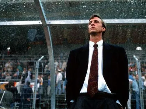 'Phù thủy' Hà Lan san bằng thành tích của Johan Cruyff