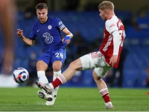 "Phù thủy" Smith Rowe xử lý đẳng cấp, biến Silva thành "kẻ học việc"