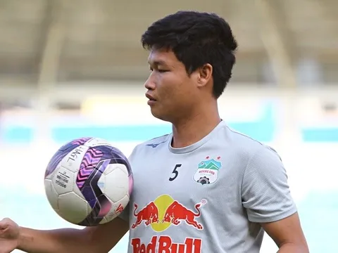 'Phút bù giờ' của Đông Triều ở HAGL