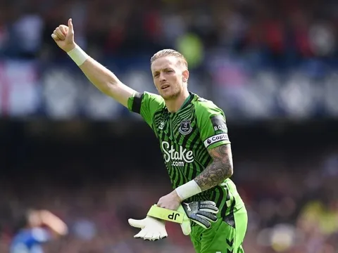 Lý do Ramsdale, Henderson xếp sau Pickford trên tuyển