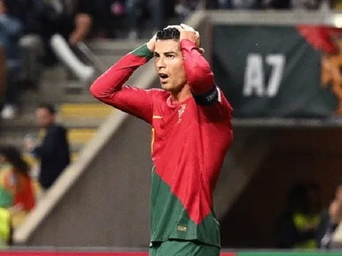 HLV Bồ Đào Nha nói thật lòng về phong độ của Ronaldo