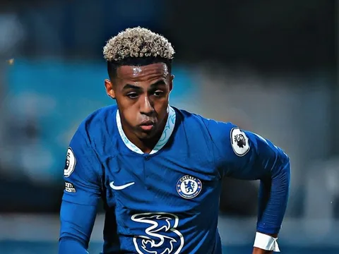 Potter đôn cựu thần đồng Arsenal lên đội một
