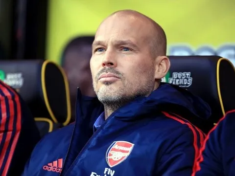 Vừa lên tạm quyền, Ljungberg đã được người Đông London chú ý