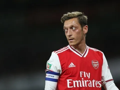 Làm ngơ Man Utd, Ozil chọn bến đỗ không ngờ