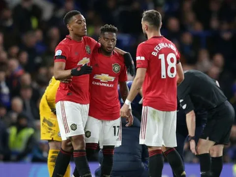 Cầu thủ M.U đầu tiên lên tiếng việc loạt sao đòi rời OTF