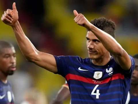 PSG tiếp cận Raphael Varane