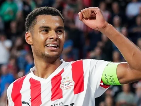 M.U, Arsenal nhận tin vui về Cody Gakpo