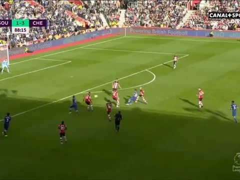 Pulisic mất mấy nhịp để 'loại bỏ' 4 cầu thủ Southampton?