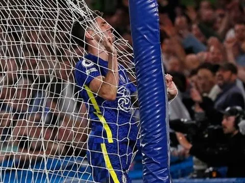 Pulisic tái hiện tình huống 'đi vào lòng đất' ở 2 trận chung kết với Liverpool