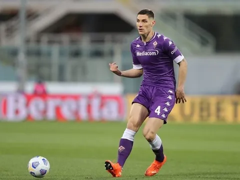 Newcastle tranh đá tảng Serie A với Man Utd