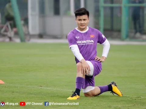 Bị chê béo, Quang Hải mướt mồ hôi luyện công