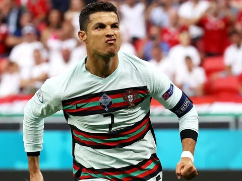 Quá ích kỷ, sao Liverpool khiến Cristiano Ronaldo "phát điên"