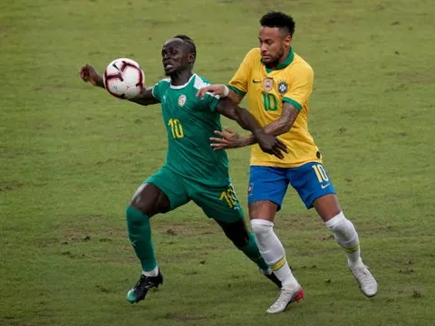 Quá kinh khủng, Sadio Mane biến 2 hậu vệ Brazil thành 'trò hề'