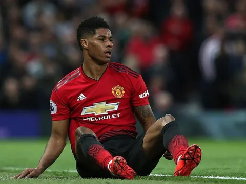 Quá nản Rashford, M.U đại chiến Châu Âu, giành "siêu tiền đạo" ghi bàn như máy