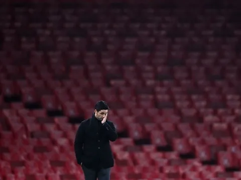 Quá sức chịu đựng, NHM Arsenal muốn tống khứ Arteta