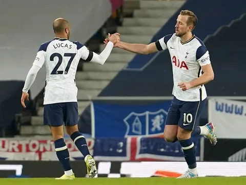 Quá tệ hại, "người cũ" Man Utd biếu Harry Kane 2 bàn thắng