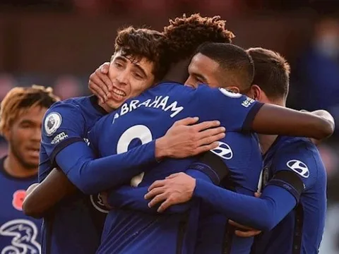 "Quái thú" Chelsea tỏa sáng rực rỡ, Lampard tính kế khoá chân ngay