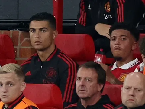 Thỏa thuận 99%, Ronaldo khăn gói rời Old Trafford