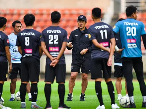 Chuẩn bị tái đấu ĐT Việt Nam, HLV Thái Lan có động thái đặc biệt