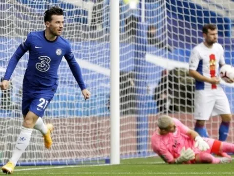 Ra mắt ấn tượng, Ben Chilwell sánh ngang Deco và Morata