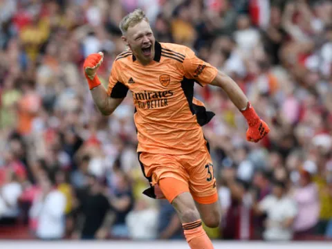 Ra mắt ấn tượng, Ramsdale vẫn lo lắng về tương lai ở Arsenal