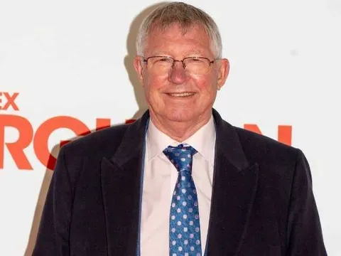 Ra mắt phim Never Give In, Sir Alex rạng rỡ cùng Solskjaer và các học trò